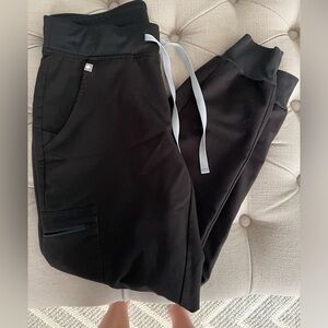 Figs Zamora small petite black joggers - well worn